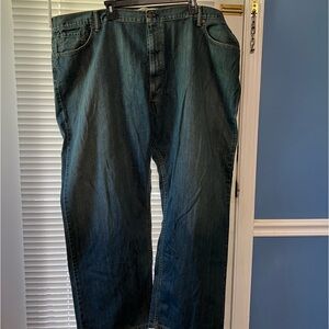 EUC Levi 559 jeans